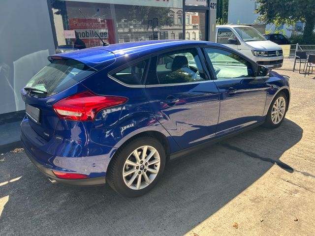 Fahrzeugabbildung Ford Focus 1.5 Autom.Titanium+Navi+Parkpilot+BT+SHZ+