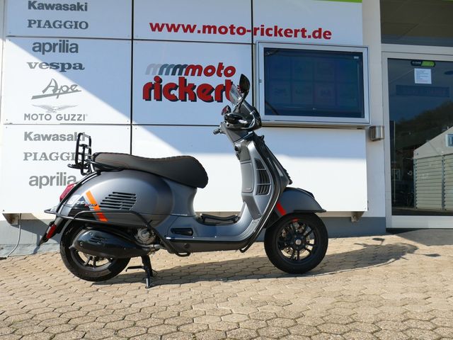 Vespa GTS 300 HPE SUPER SPORT GREY & BLACK EDITION