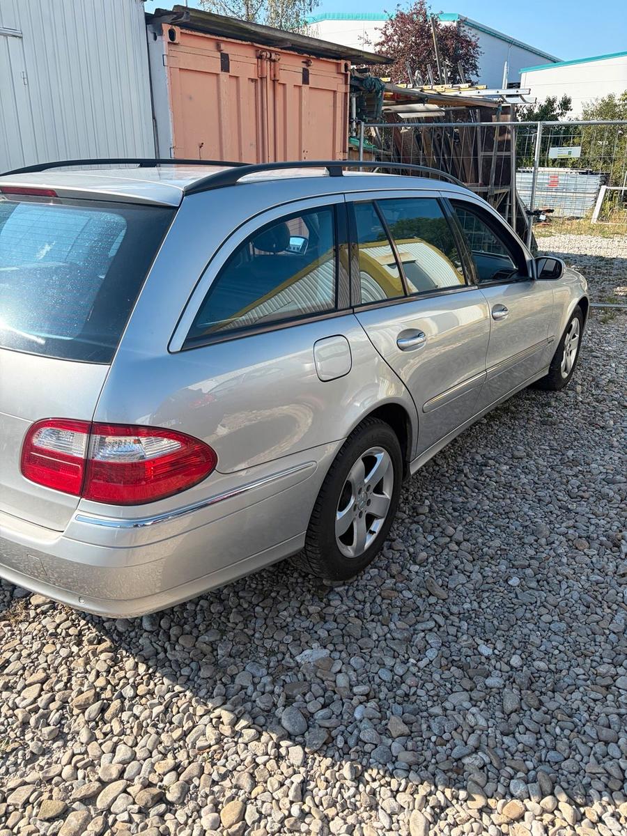 Mercedes-Benz E320 2004 — engine 224 HP (165kW)