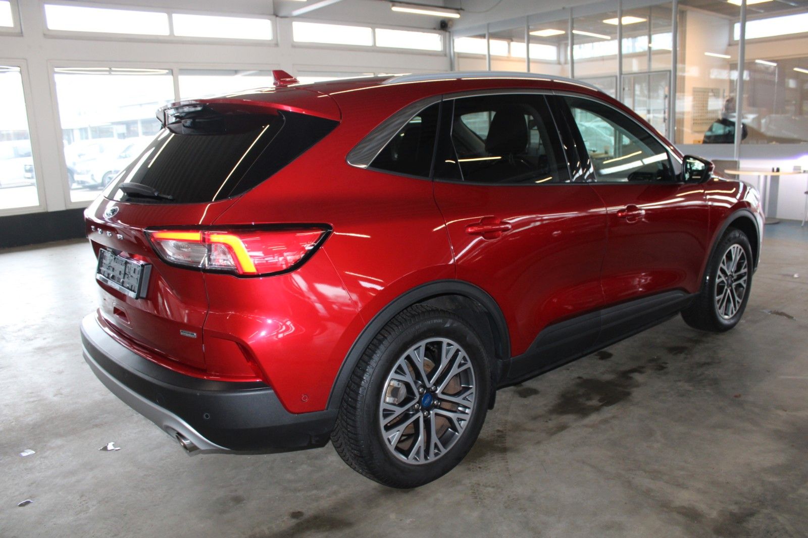 Fahrzeugabbildung Ford Kuga PHEV Titanium X ACC AHK HUD LED Cam WinterP