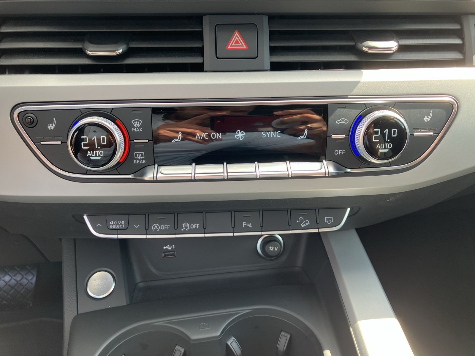 Fahrzeugabbildung Audi A4 Allroad 40 TDI quattro AHK Navi AVC ACC PDC S