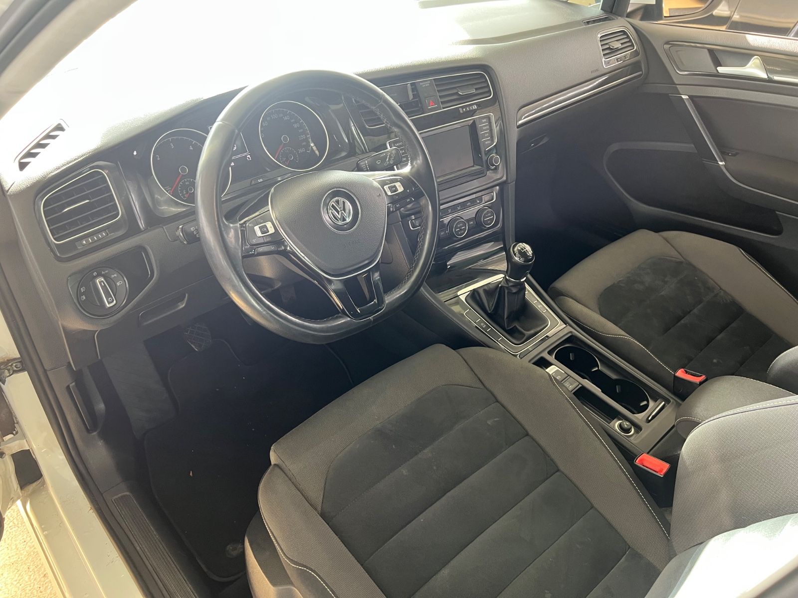 Fahrzeugabbildung Volkswagen Golf VII Lim. 2.0 TDI Highline PANORAMADACH*1.HD