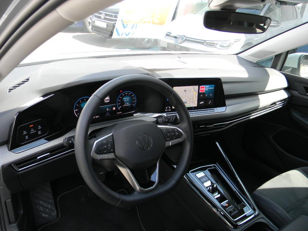 Volkswagen Golf VIII Lim. Style 1,5 eTSI DSG Kamera, миниатюра 11