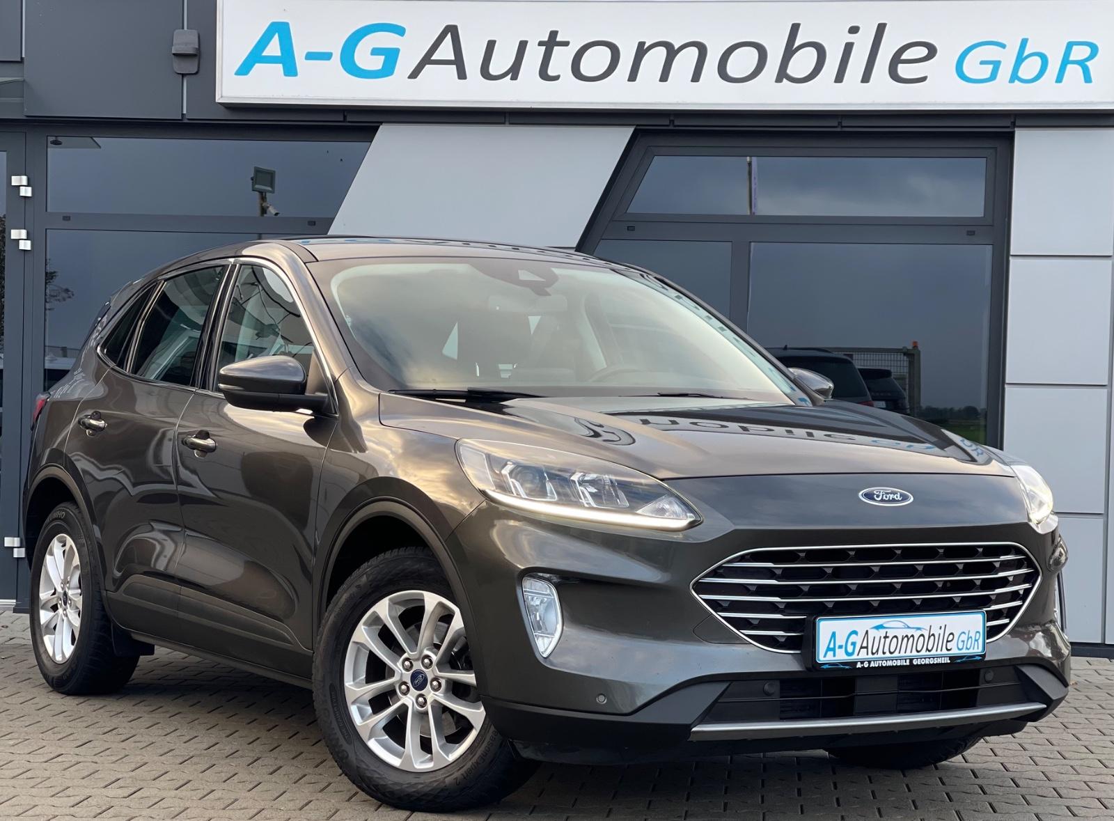 Ford Kuga 4x4 Titanium Automatik Navi Sportsitze DAB