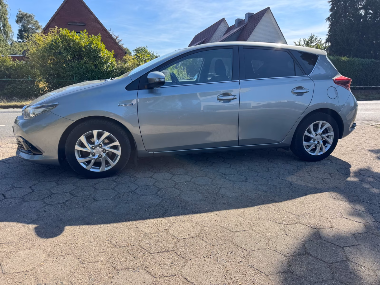 Toyota Auris Hybrid Limo*Navi*Voll Scheckheft*Top