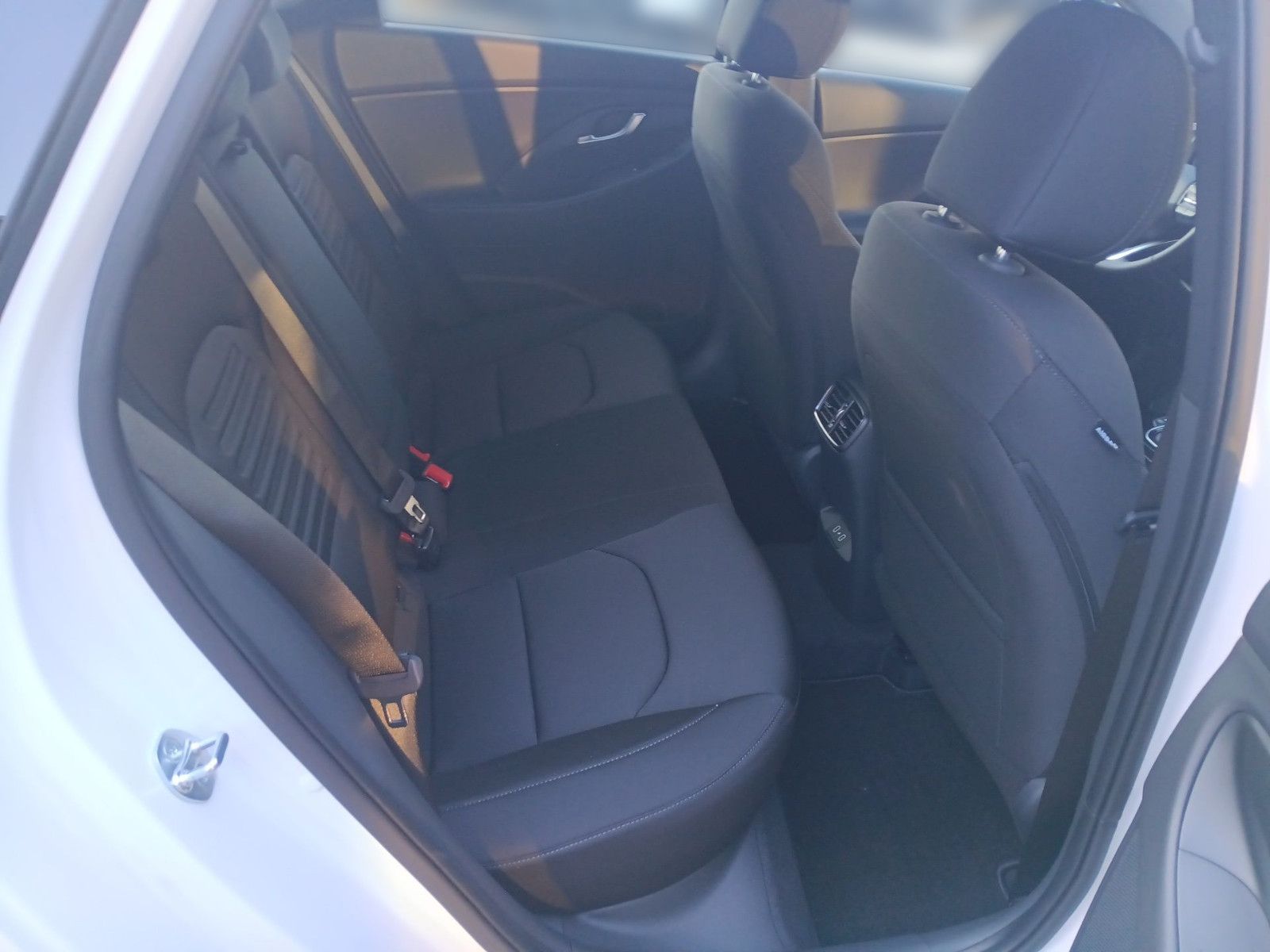 Fahrzeugabbildung Hyundai i30 Advantage 140PS DCT