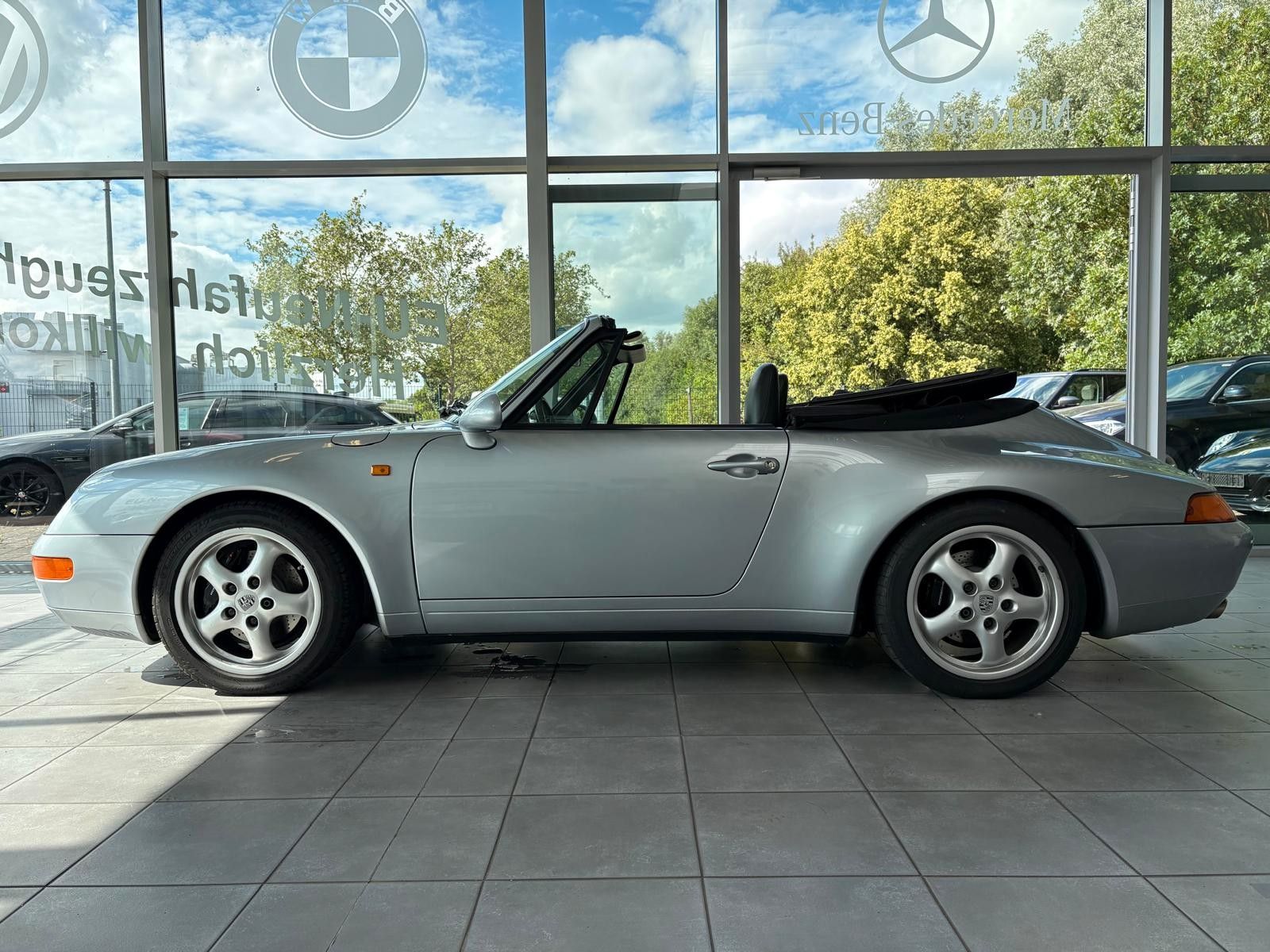 Fahrzeugabbildung Porsche 993 Carrera Cabriolet Automatik/erst 90000km