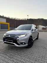 Mitsubishi Plug-in Hybrid Outlander 2.0 PLUG-IN TOP - silberne Mitsubishi Plug-in Hybrid Outlander