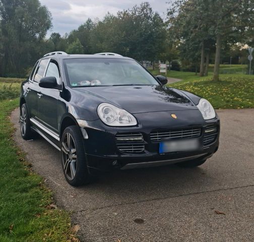 Porsche cayenne gts