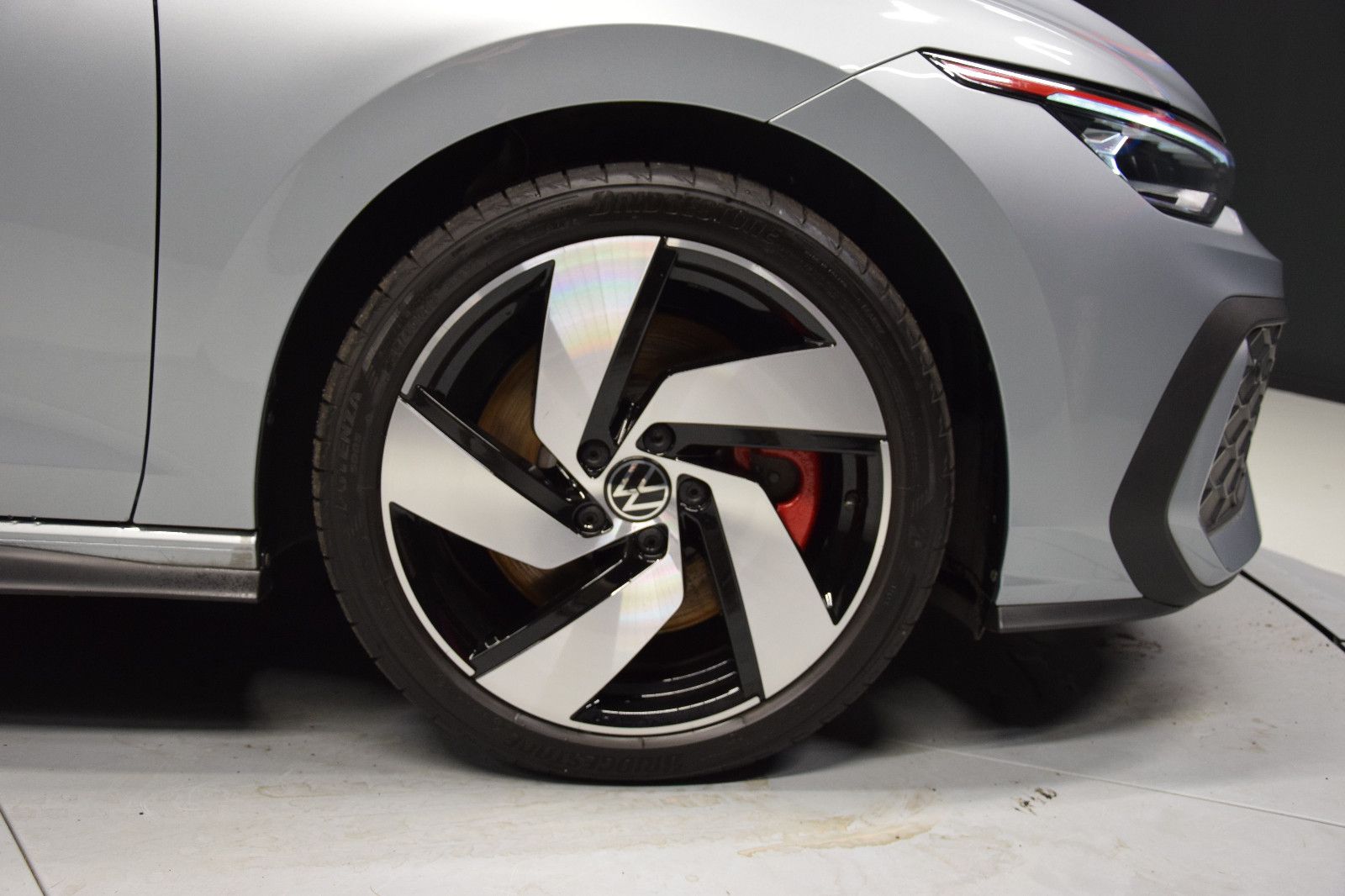 Fahrzeugabbildung Volkswagen Golf 2.0 TSI GTI Panorama DCC H&k ACC Kamera