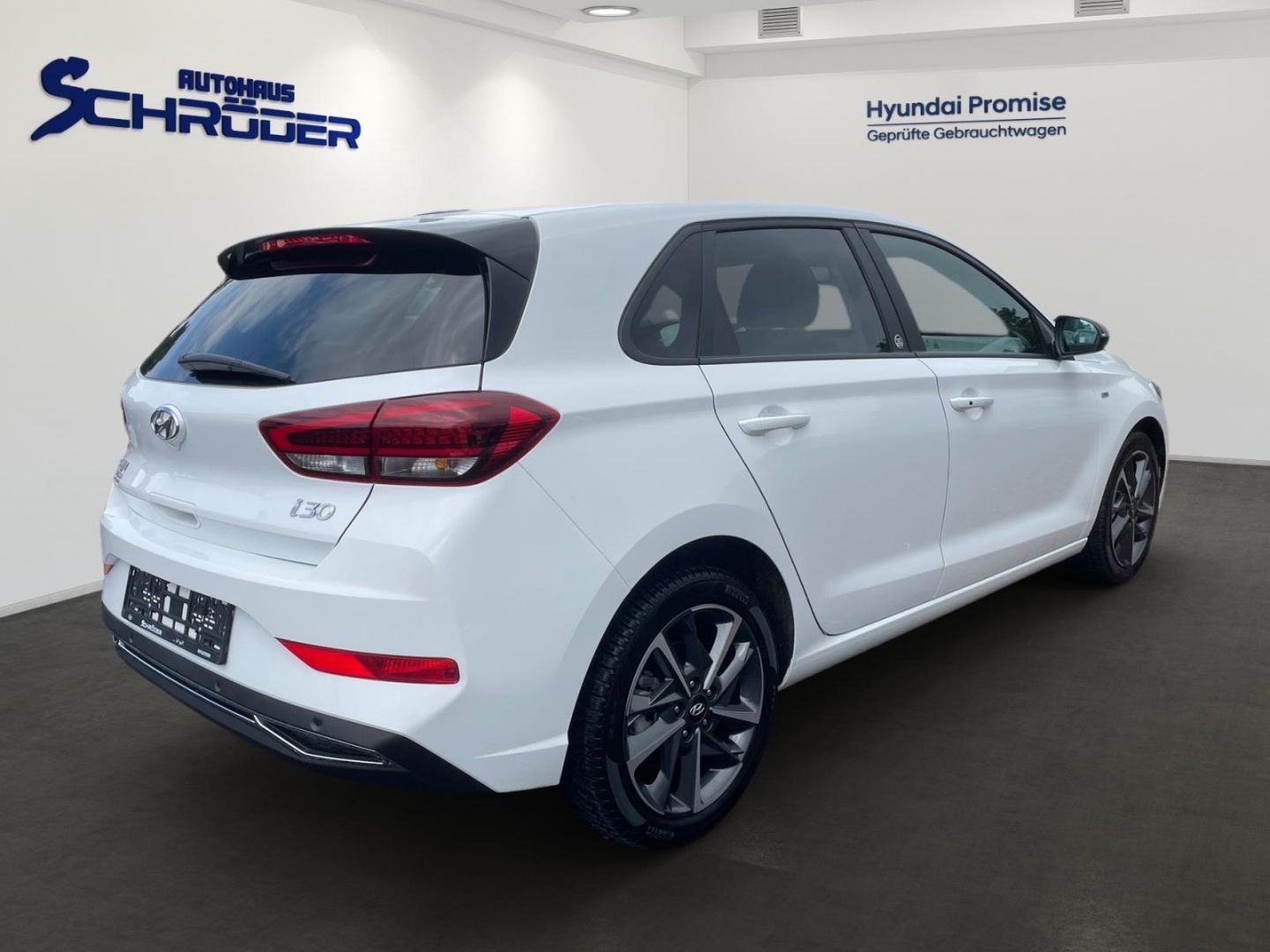 Fahrzeugabbildung Hyundai i30 1.5T Mild-Hybrid Edition 30 Plus Sitzheizung