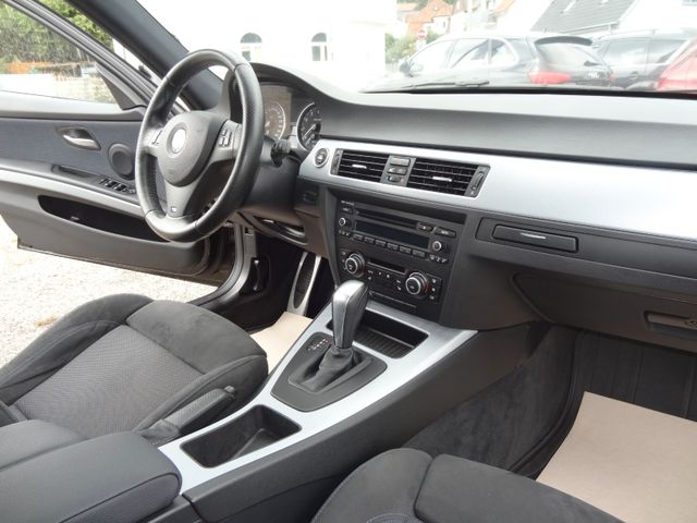 Fahrzeugabbildung BMW 335i M-Sportpaket/Xenon/1.Hand/Original Zustand