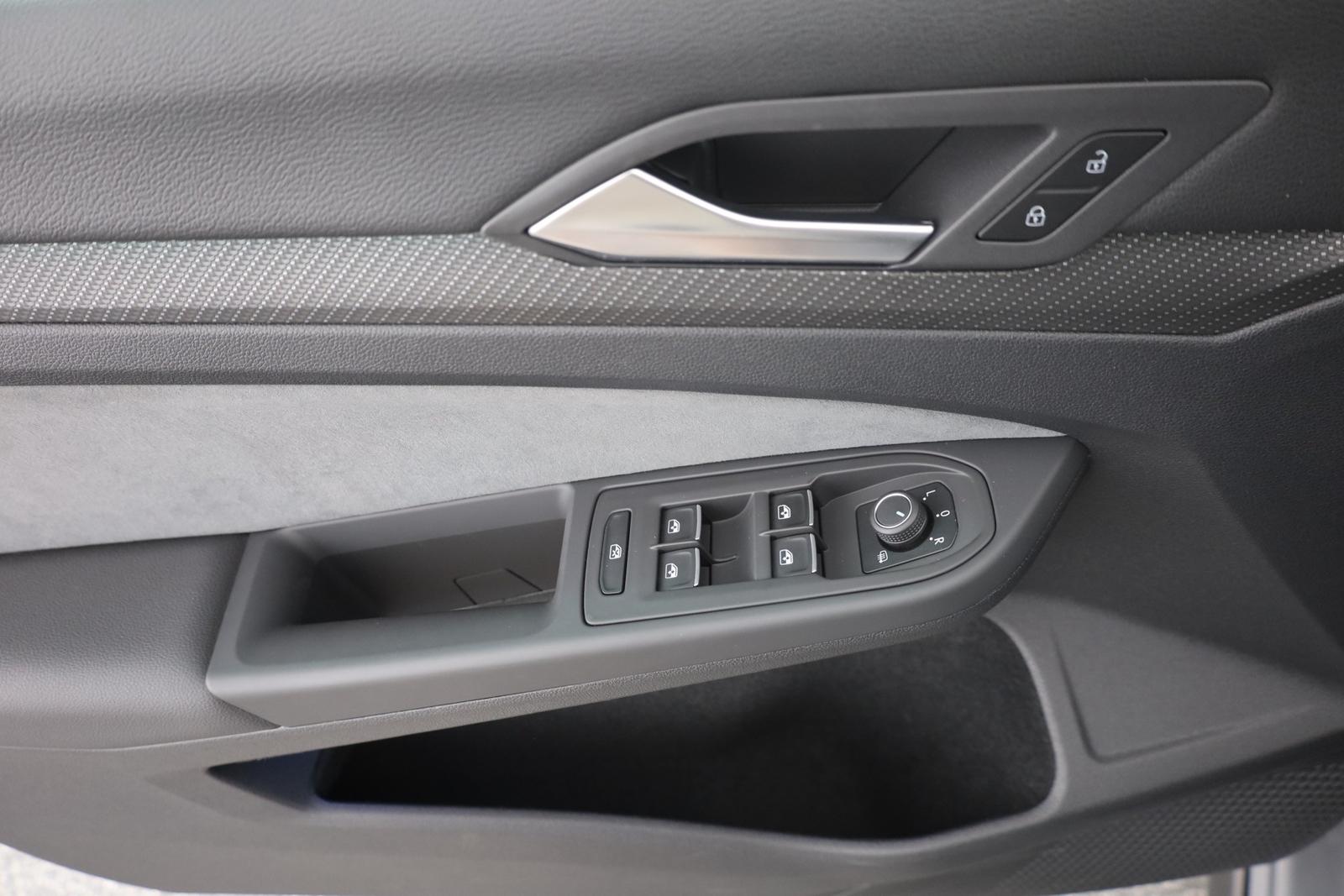 Volkswagen Golf VIII 1.5 TSI R-Line LED Panorama Navi ACC, миниатюра 22