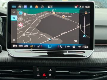 Volkswagen Golf Variant R-Line 1.5 eTSI 150 PS 7-Gang-DSG