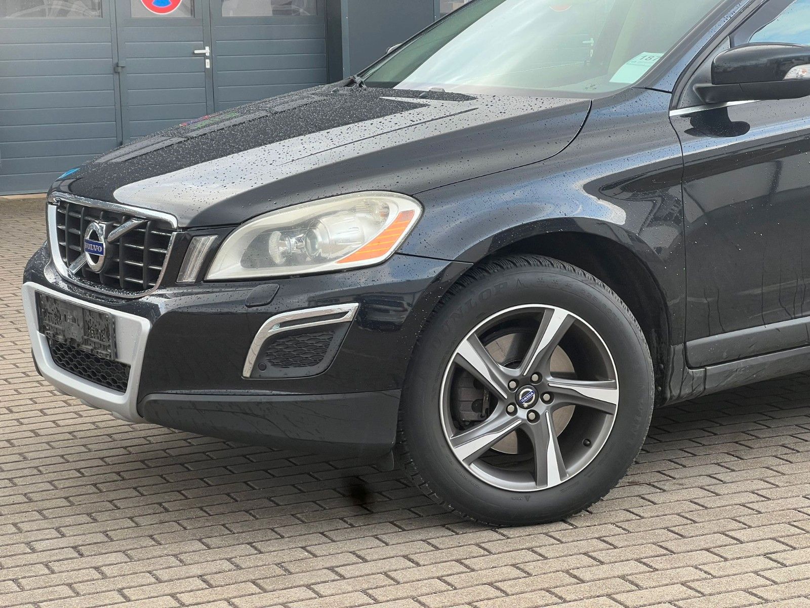 Fahrzeugabbildung Volvo XC60 Momentum AWD