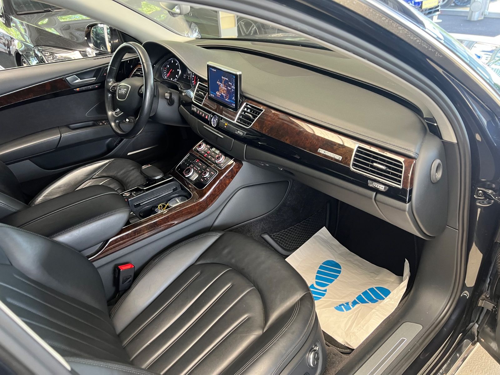 Fahrzeugabbildung Audi A8 3.0 TDI quattro * 20 S LINE ALUFELGEN *