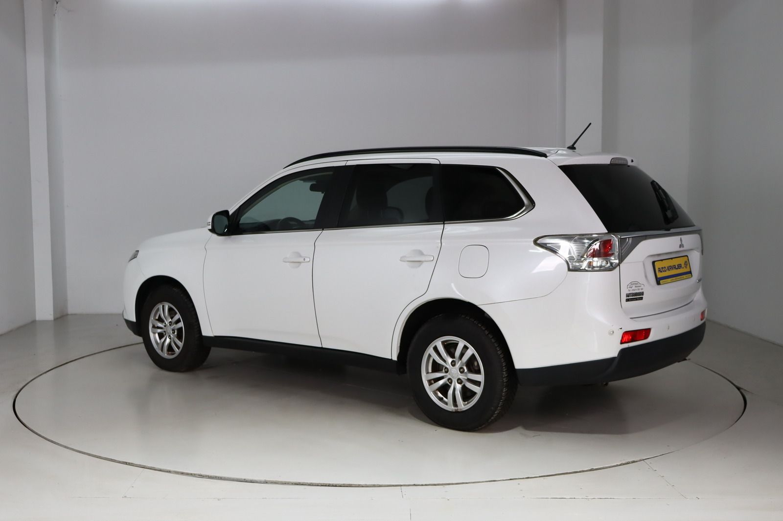 Fahrzeugabbildung Mitsubishi Outlander 2.2 DI-D Invite ClearTec 4WD