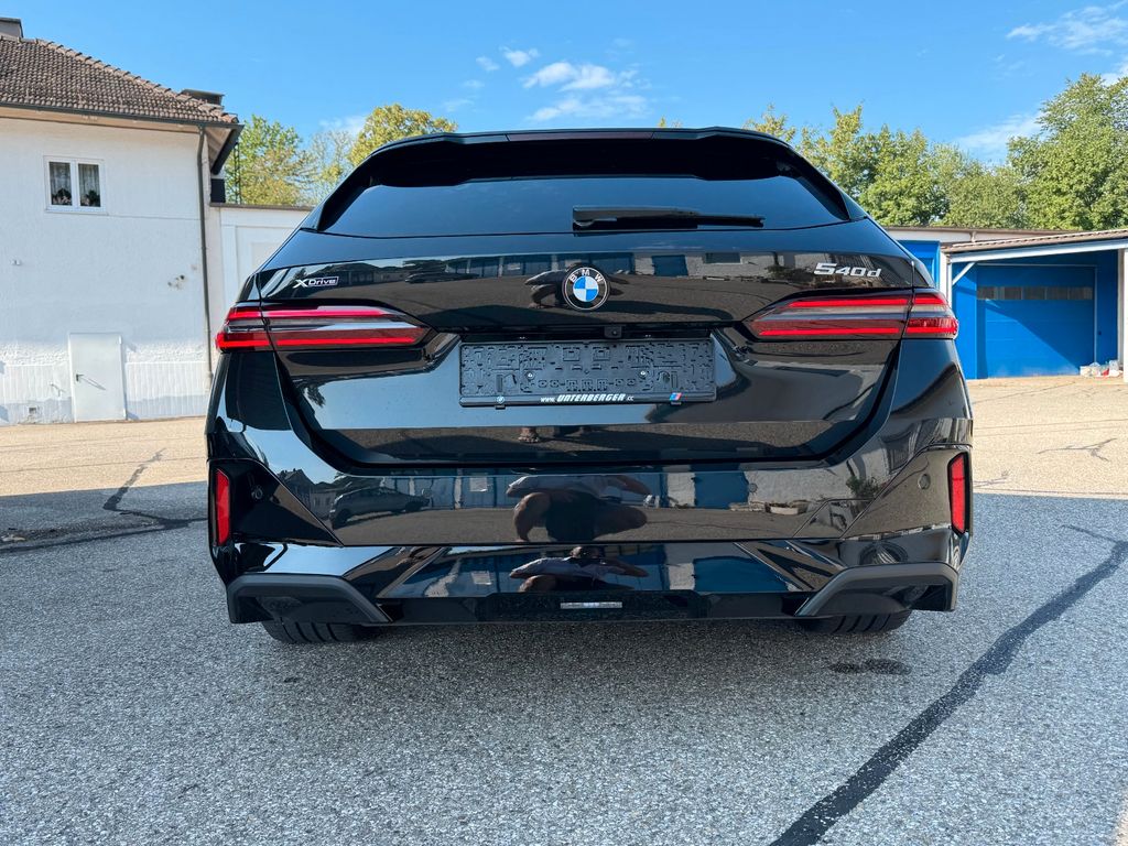 Image of BMW 540