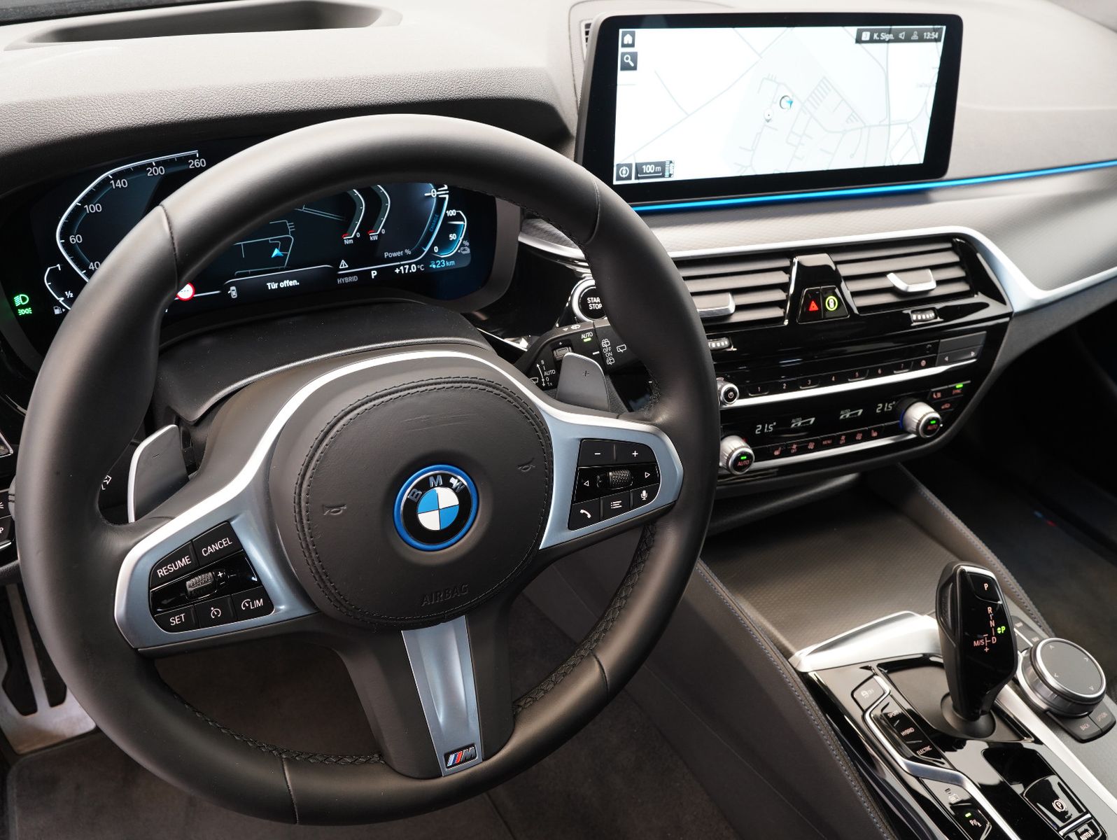 Fahrzeugabbildung BMW 530 e Touring M Sport SHADOW/HEAD-UP/LASER/AHK