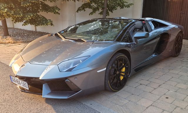 Lamborghini Aventador LP 700-4 Roadster