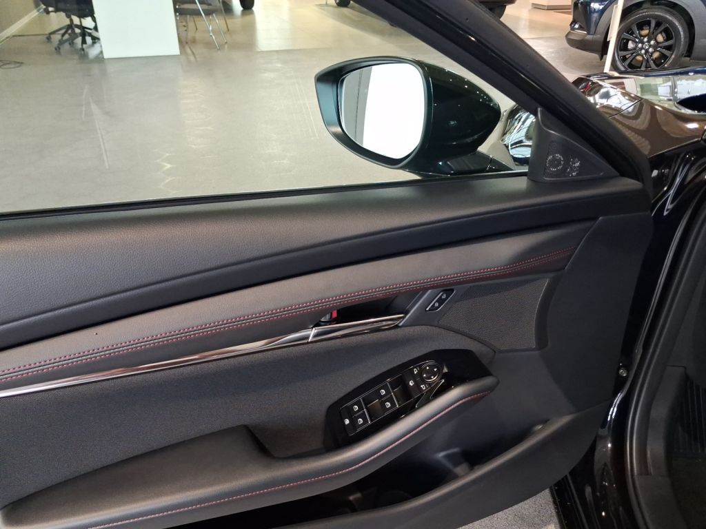 MAZDA 3 HOMURA 2,5G AT 140PS Navi Kamera LED-Licht MAZDA 3 HOMURA 2,5G AT 140PS Navi Kamera LED-Licht