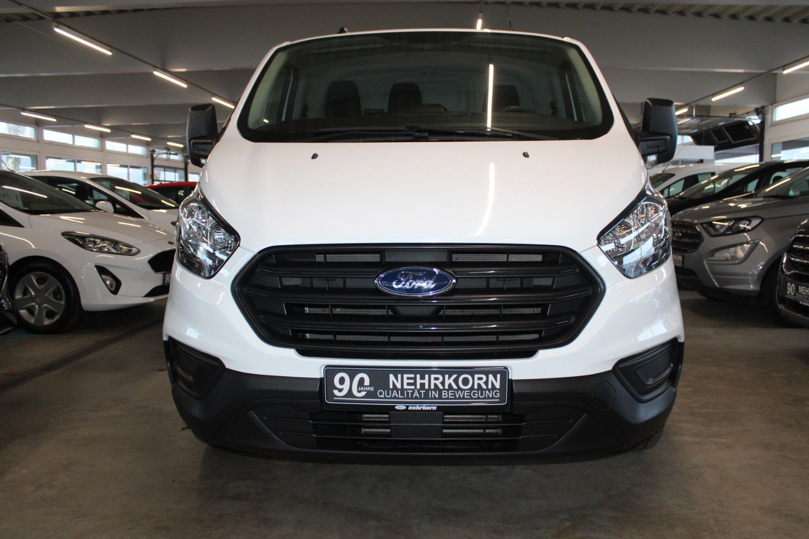 Fahrzeugabbildung Ford Transit Custom L1 Kasten AHK Dachträger 1.Hand