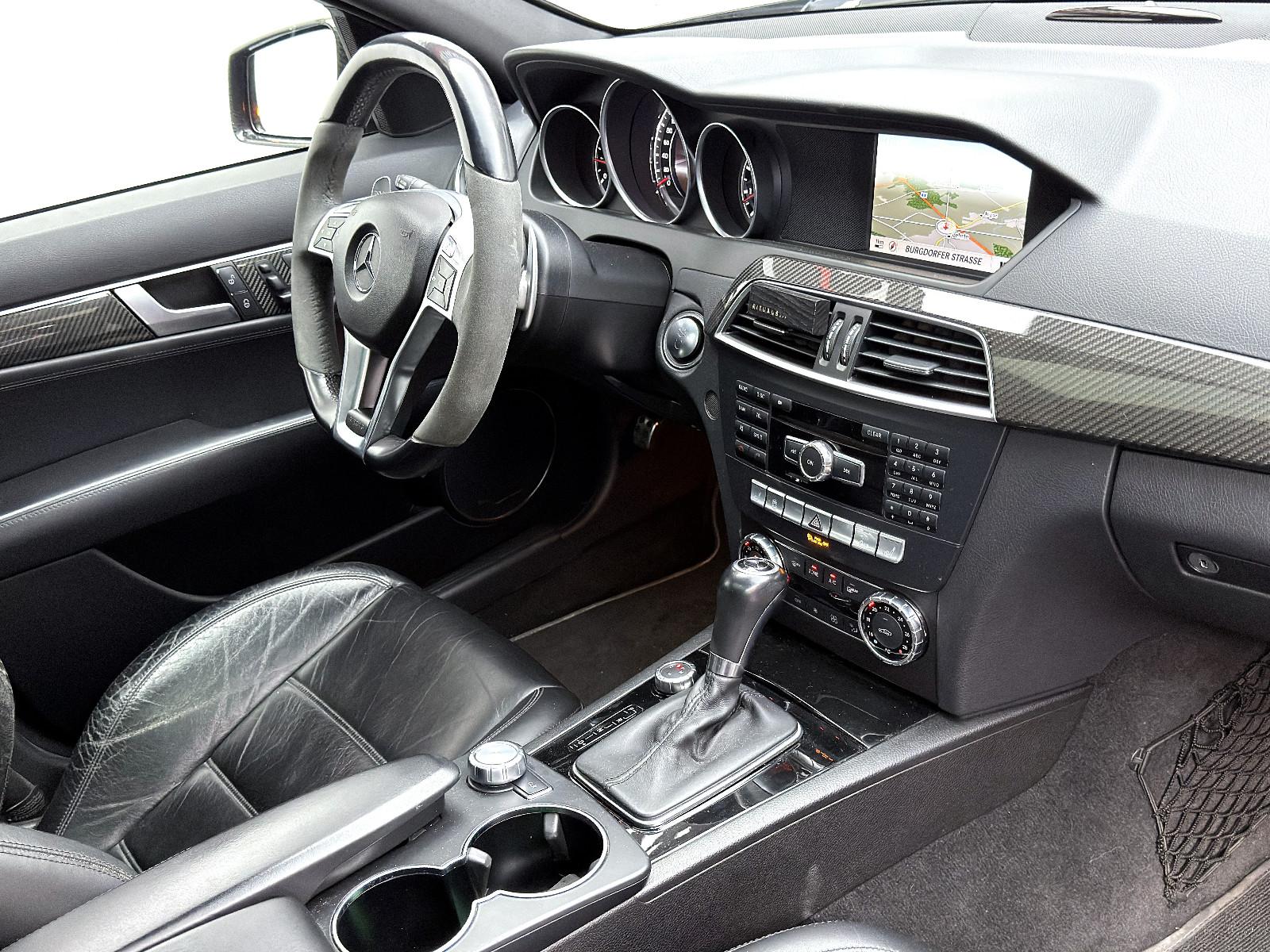 Mercedes-Benz C 63 AMG Performance restylée | 487 ch | BVA | Performance Package | Harman Kardon | Caméra | Toit ouvrant | Inserts carbone