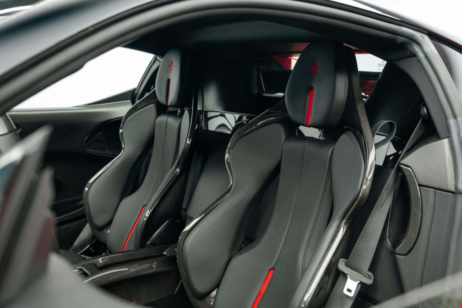 Fahrzeugabbildung Ferrari SF90 Stradale FIORANO/CARBON/CAM