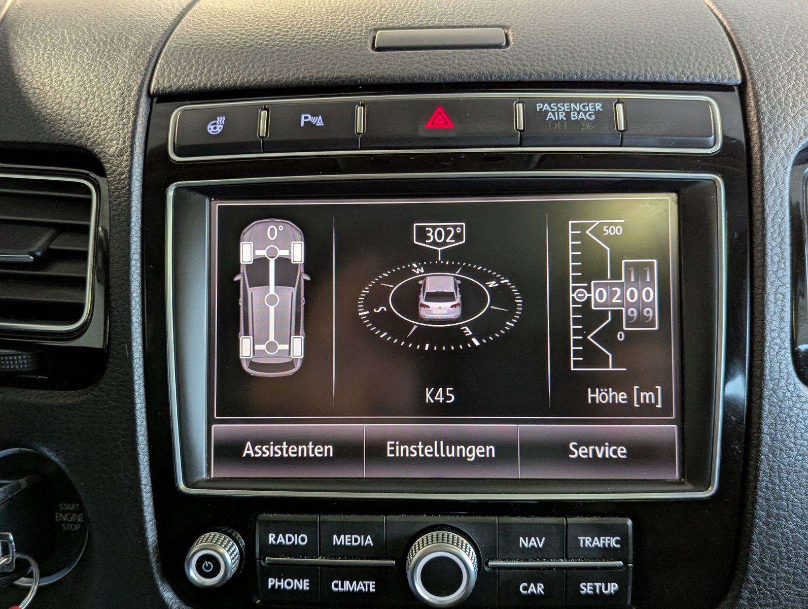 VW Touareg V6 TDI Terrain 4M StHz. Luft Pano AHK - Image 27