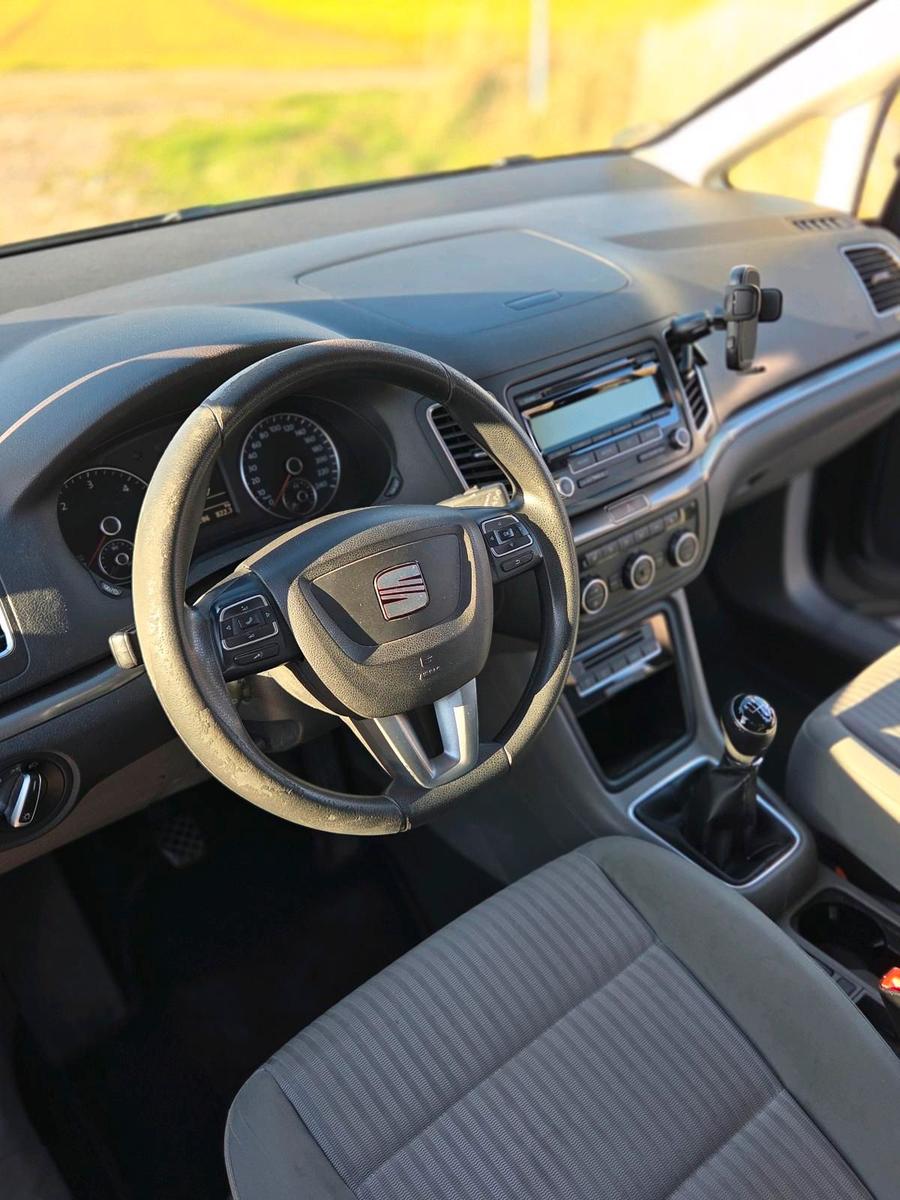 Seat Alhambra 2012 — photo 12