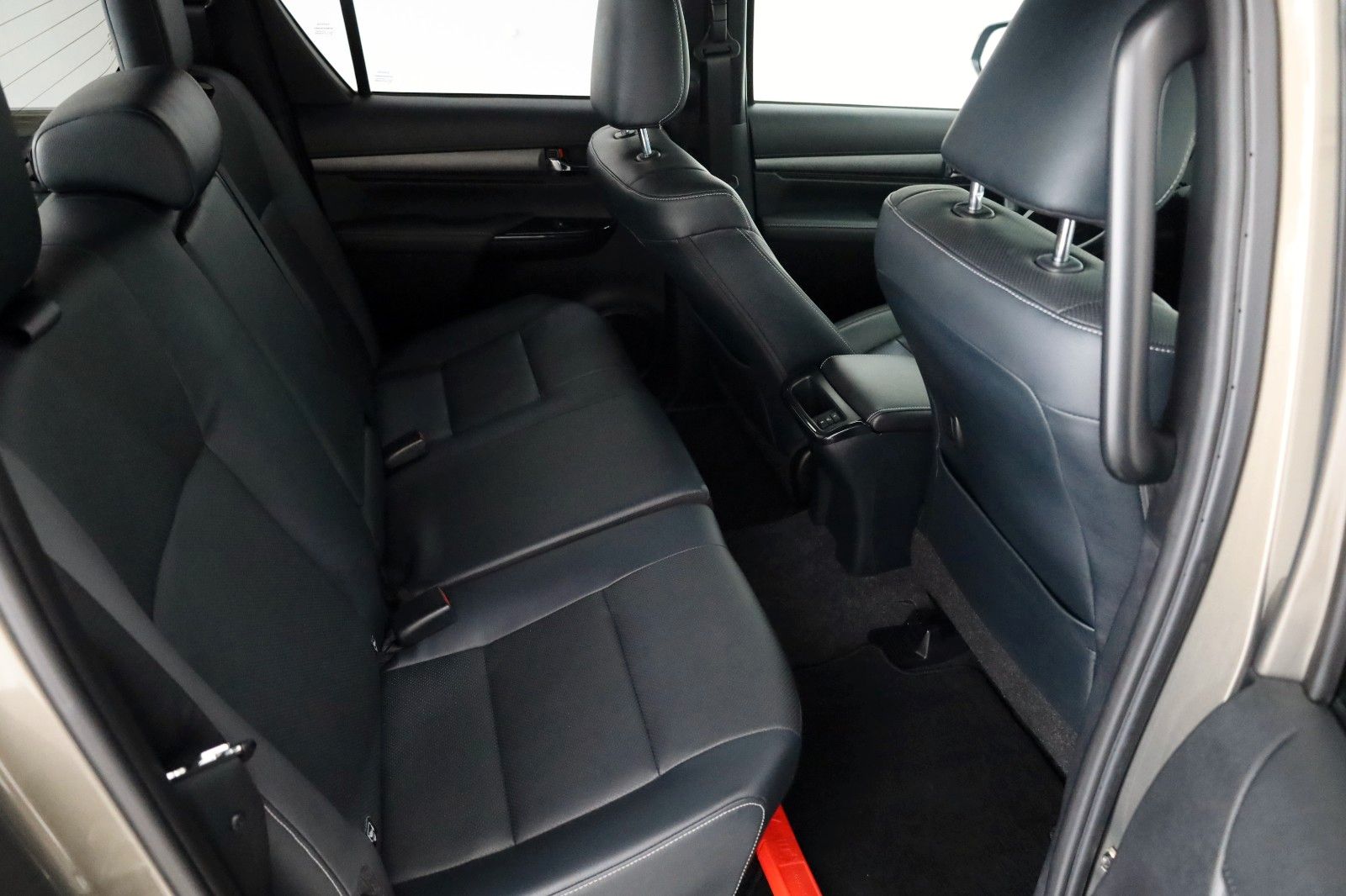 Fahrzeugabbildung Toyota Hilux 2.8 D-4D 4x4 Invincible,DOKA,Leder,ACC,AHK