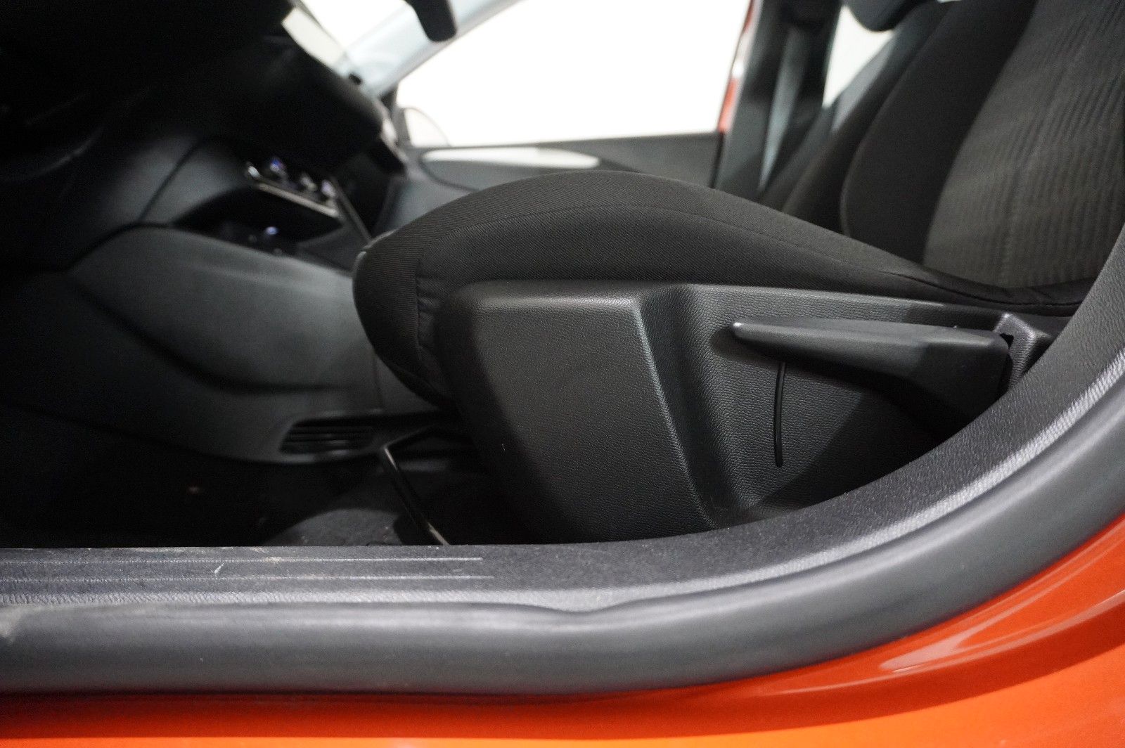 Fahrzeugabbildung Opel Corsa-e F EDITION 7KW NAVI/VIRT/TEMP/DAB/WÄRMEP.