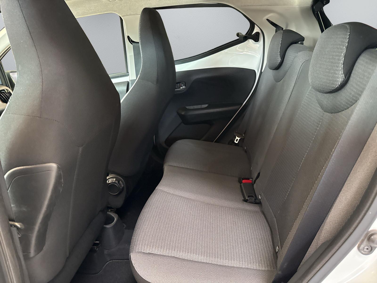 Toyota AYGO x-Play- Faltdach-Neuer-TÜV-8 fachbereift-Ka