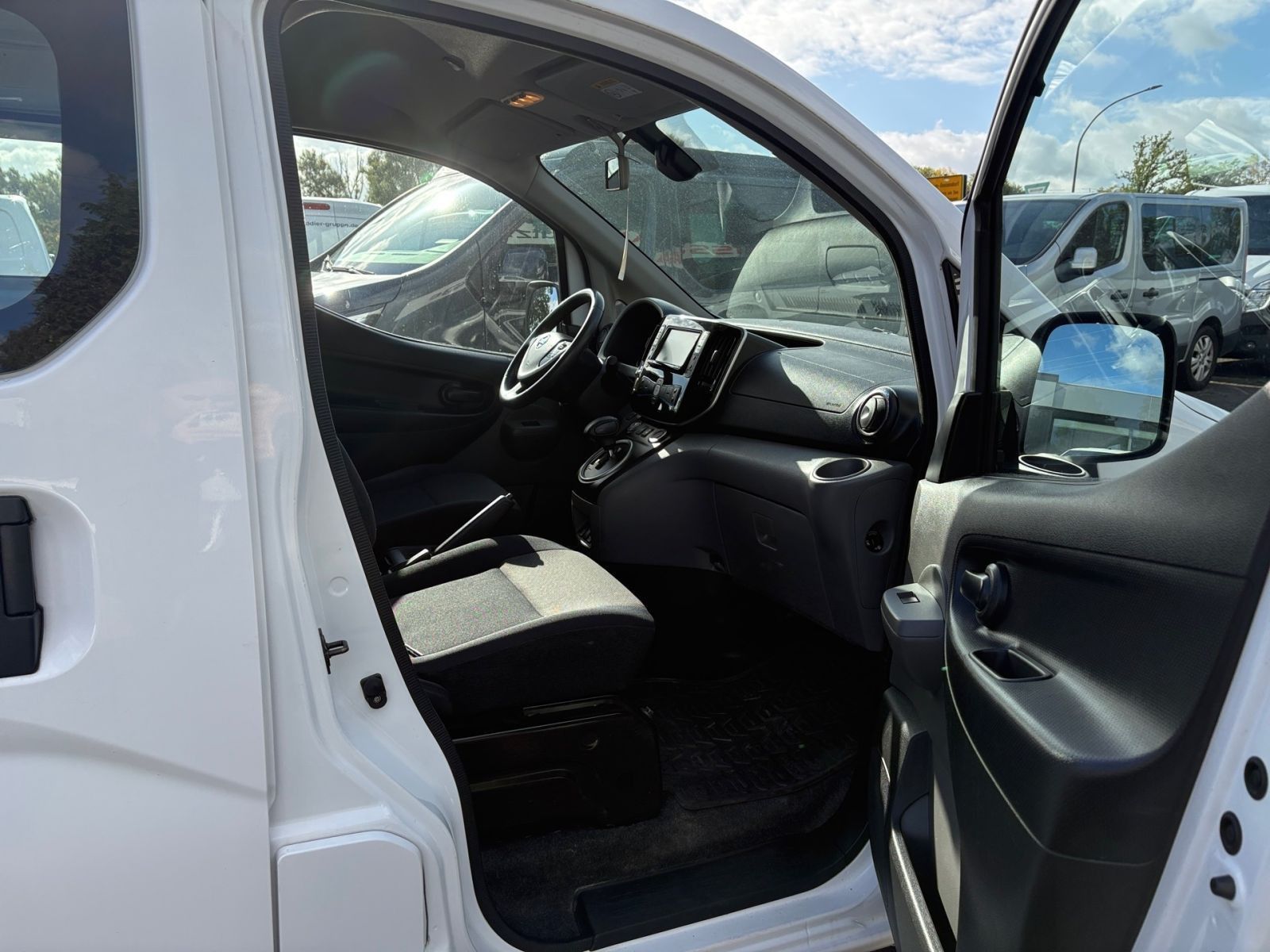 Fahrzeugabbildung Nissan e-NV200 Kasten Premium 40 kw/h *Investitionsboos