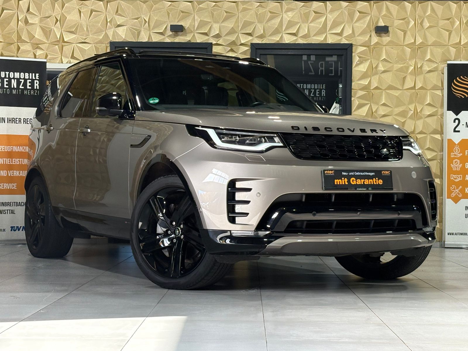 Fahrzeugabbildung Land Rover Discovery 5 R-Dynamic HSE D300 AWD/7-SITZ/360°/
