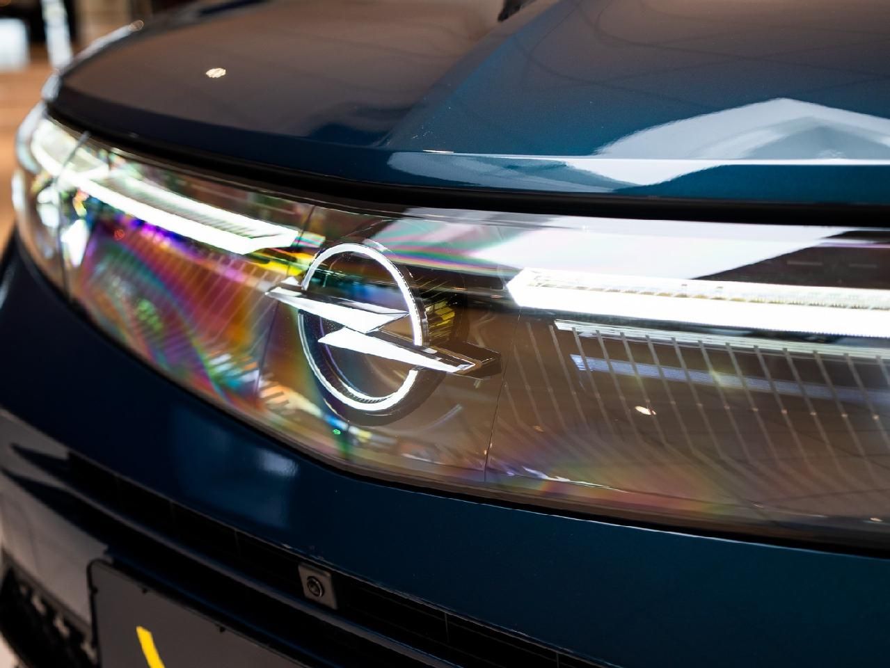 Fahrzeugabbildung Opel Grandland 1.2 48V Mild-Hybrid 100kW GS