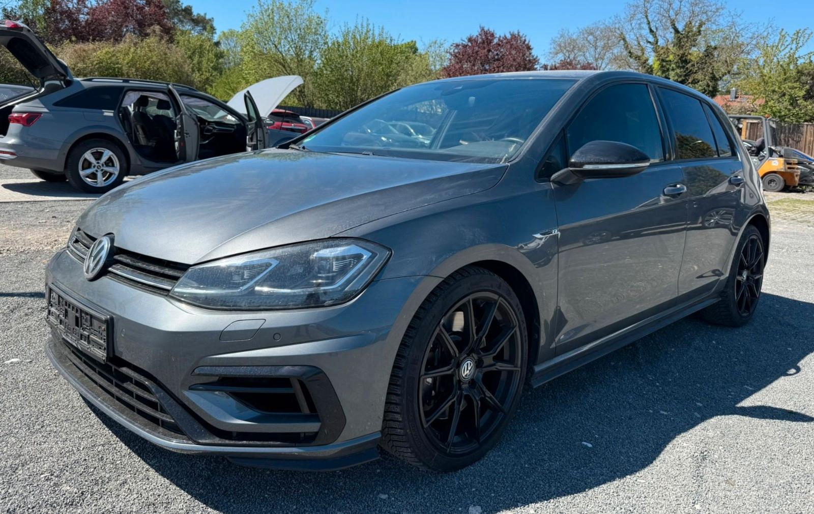 Volkswagen Golf VII Lim. R BMT/4Motion ACC Kamera APP