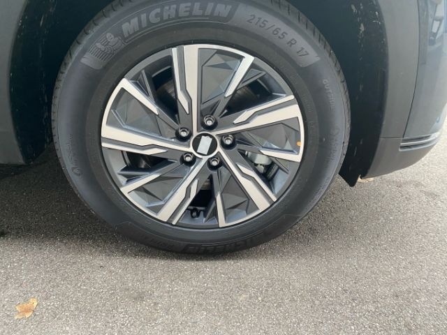 Fahrzeugabbildung Hyundai Tucson Trend Hybrid 1.6 2WD Assistenz-Paket+Lage