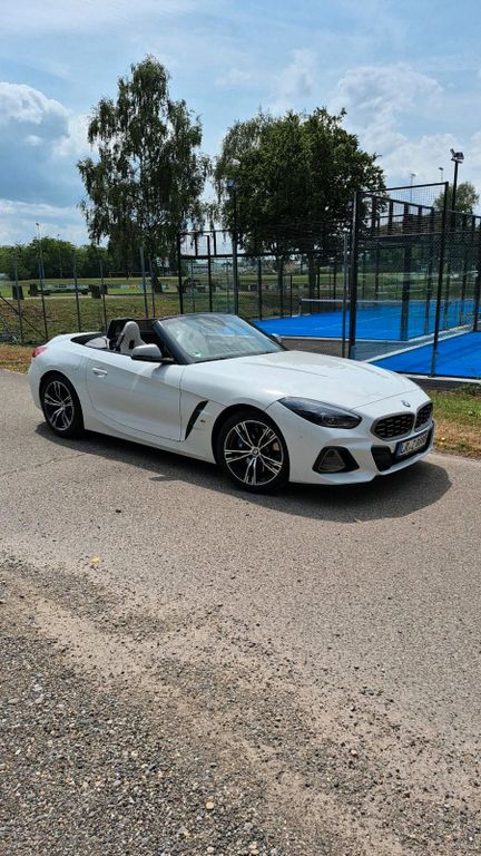BMW Z4 M40i 990km Vollausstattung und Serv...