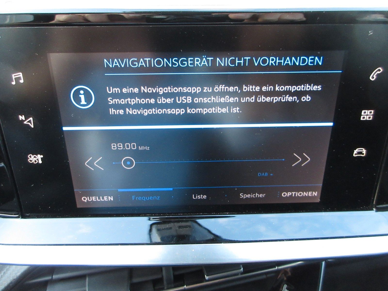 Fahrzeugabbildung Peugeot 208 Active Pack 1.2T LED/NAVI/SHZ/PDC/ALU