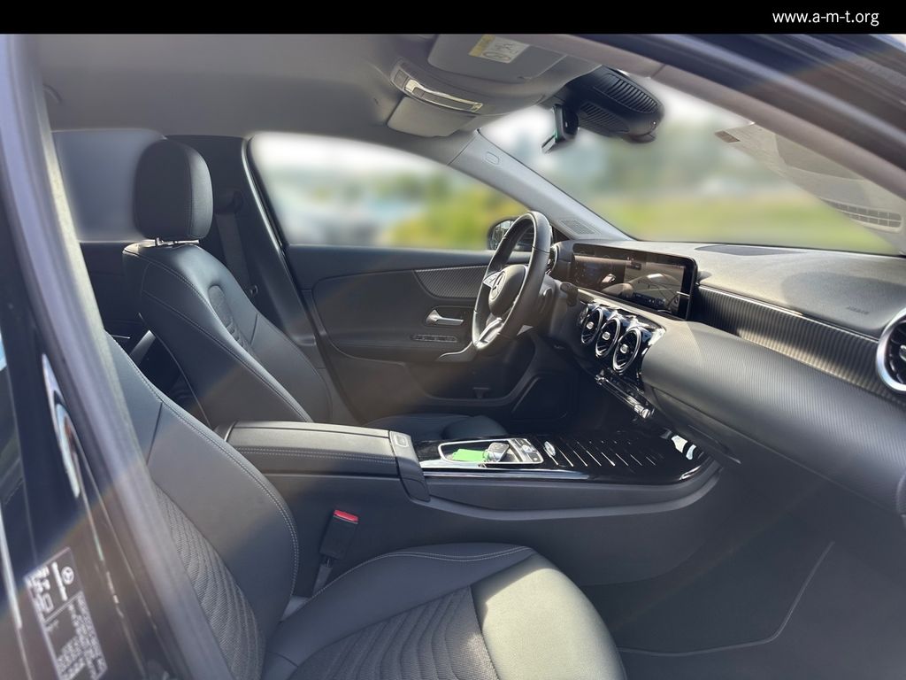MERCEDES-BENZ A 200
