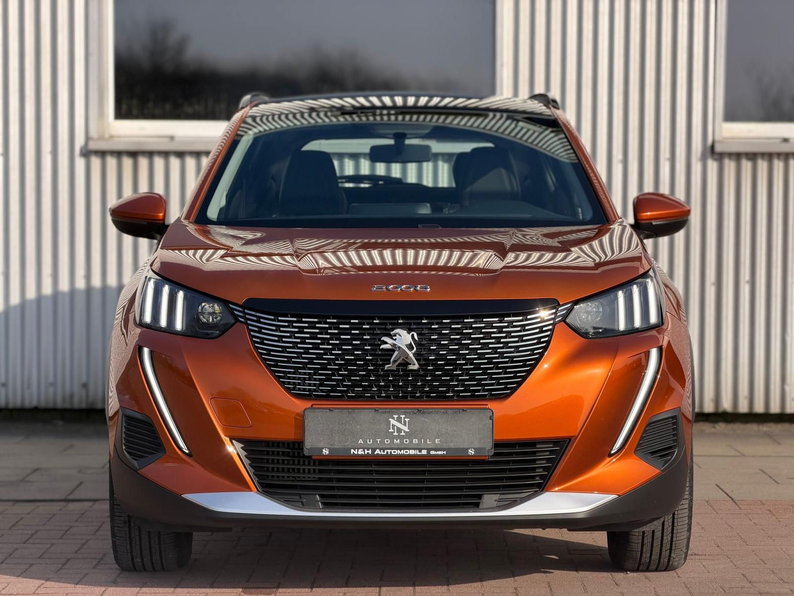 Peugeot 2008 HYBRID136 e-DSC6 Allure GT Pano*Leder*360