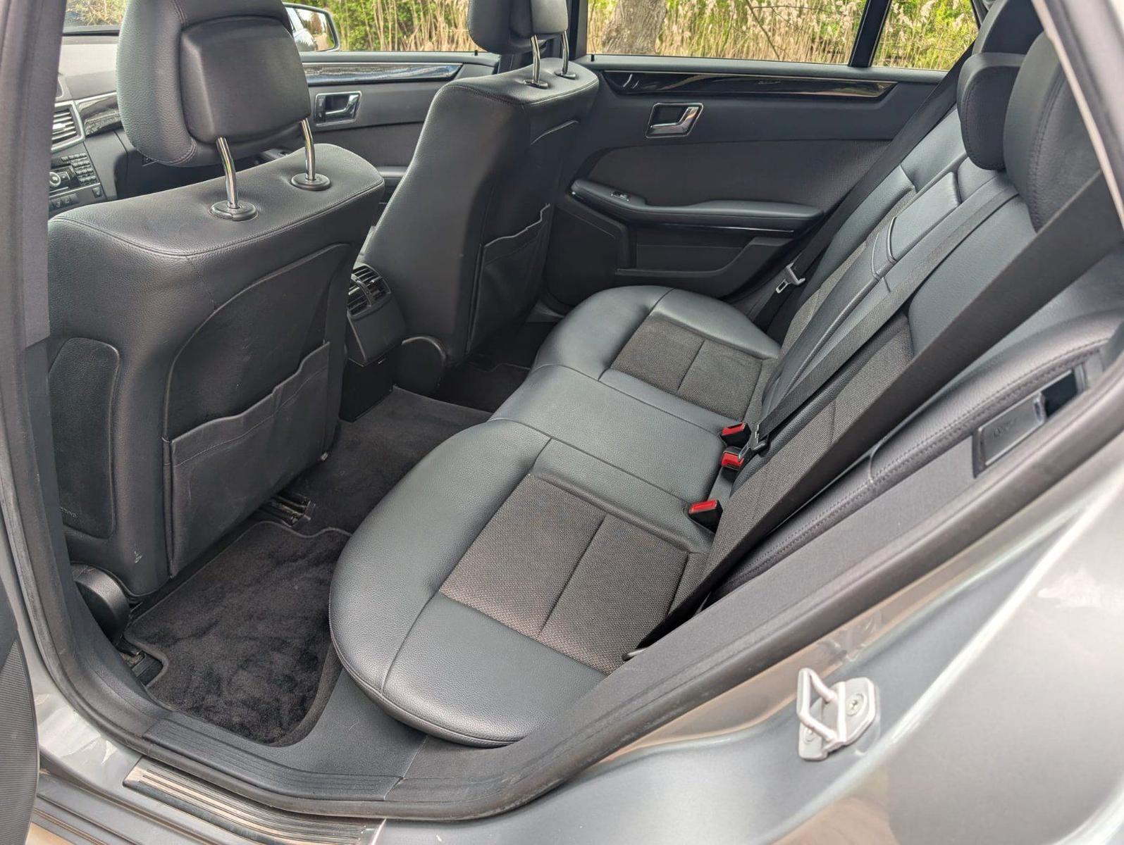 Mercedes-Benz E220 2010 — photo 13