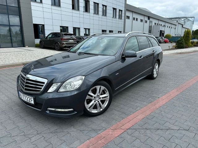 Mercedes-Benz E 220 E -Klasse  E 220 CDI BlueEfficiency