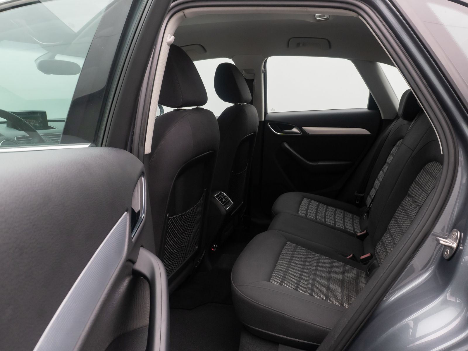 Fahrzeugabbildung Audi Q3 1.4 S Line Tempomat PDC BiXenon Sportsitz 18"