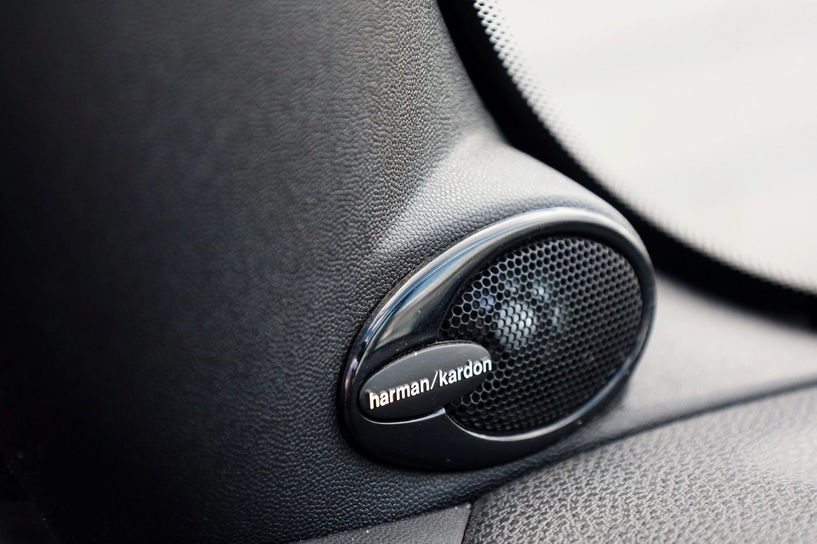 Fahrzeugabbildung MINI John Cooper Works Cabrio Chili,Wired,Leder,Navi