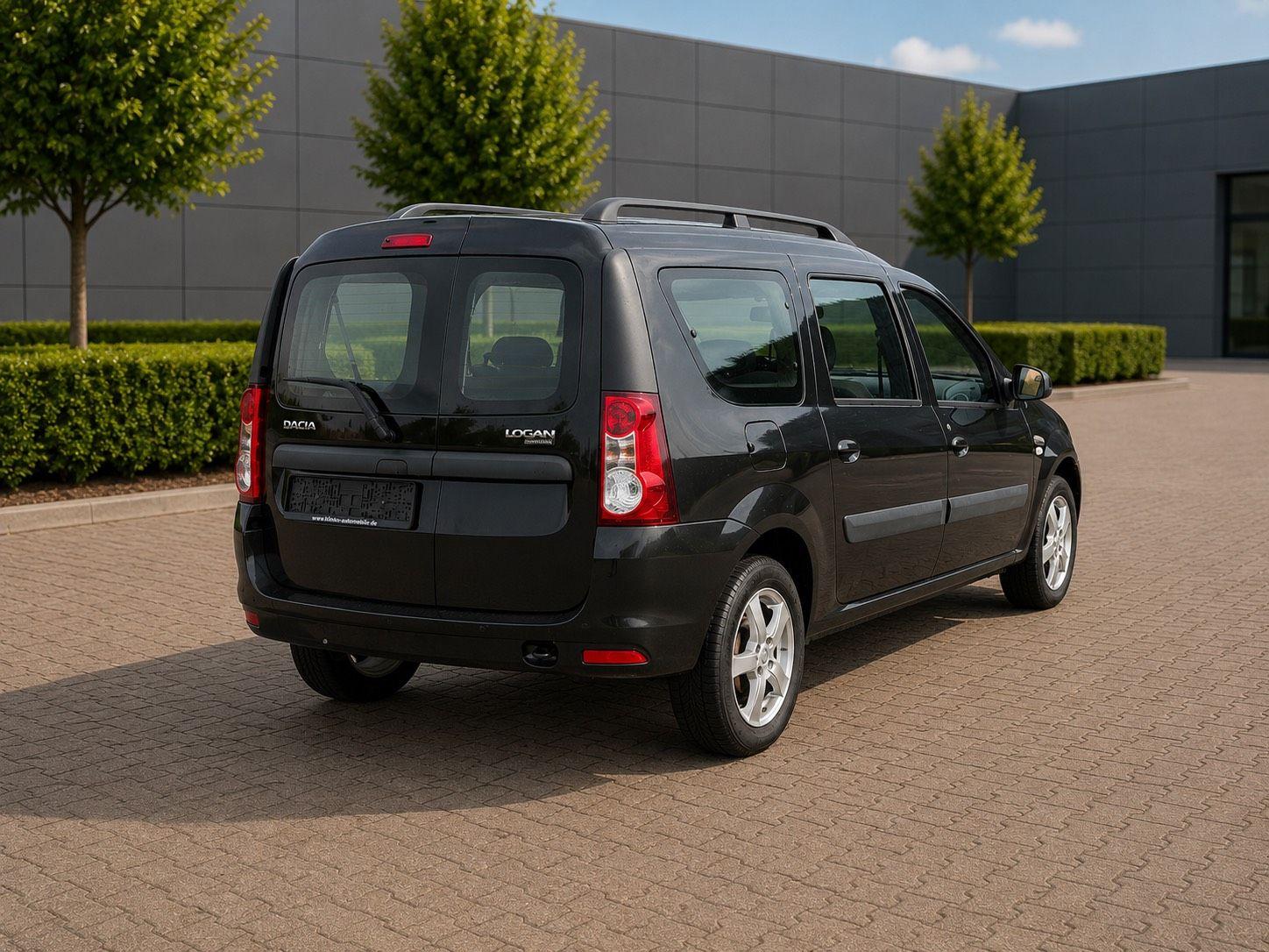 Dacia Logan 2010 — салон