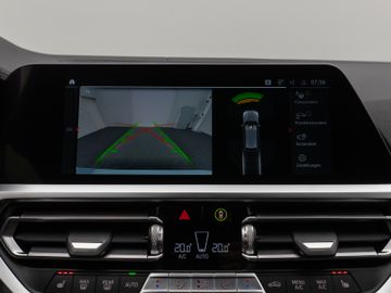 Fahrzeugabbildung BMW 320d Luxury Line Kamera HUD DAB HiFi Komfort LED