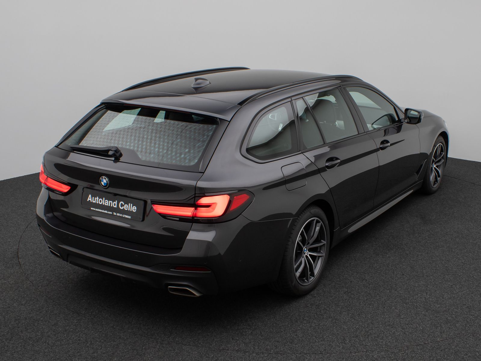 Fahrzeugabbildung BMW 530d xD M Sport Laser Kamera HUD DAB H/K Komfort