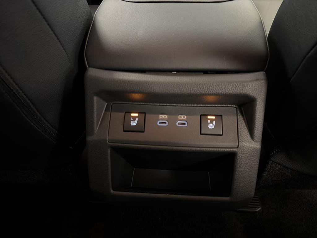 Toyota Hilux Double Cab 2.8 D MHEV 4×4 Invincible
